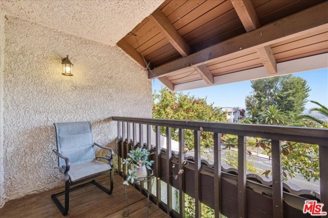 9562 Via Bernardo, Burbank, CA 91504