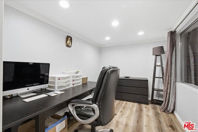 9562 Via Bernardo, Burbank, CA 91504