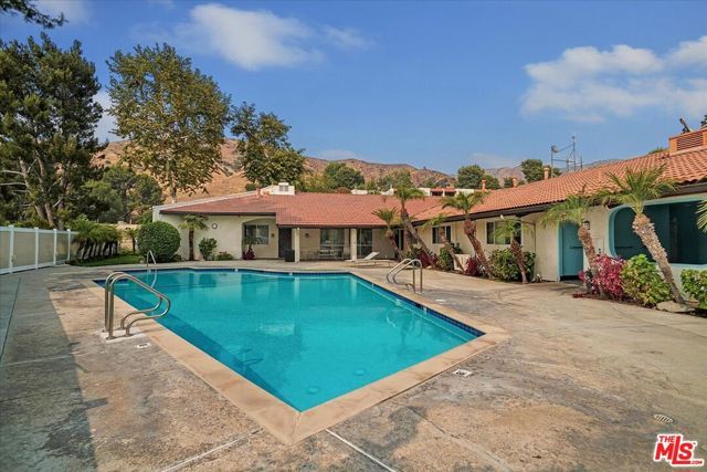 9562 Via Bernardo, Burbank, CA 91504