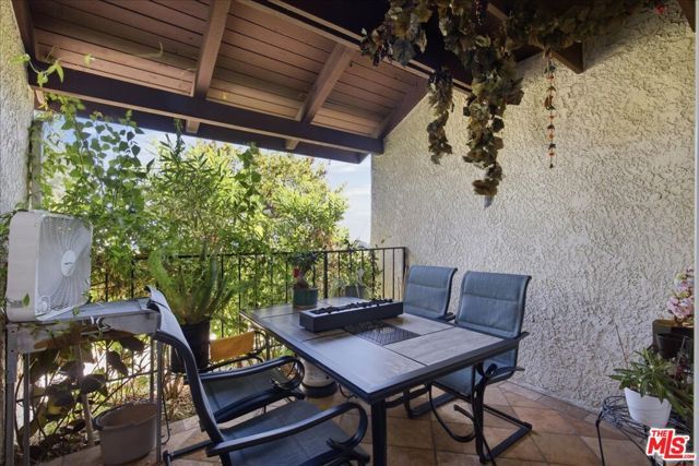 9562 Via Bernardo, Burbank, CA 91504
