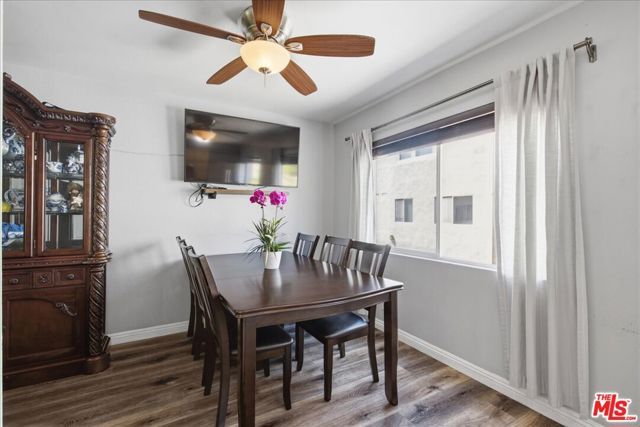 9562 Via Bernardo, Burbank, CA 91504
