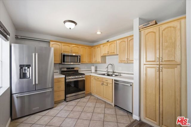 9562 Via Bernardo, Burbank, CA 91504