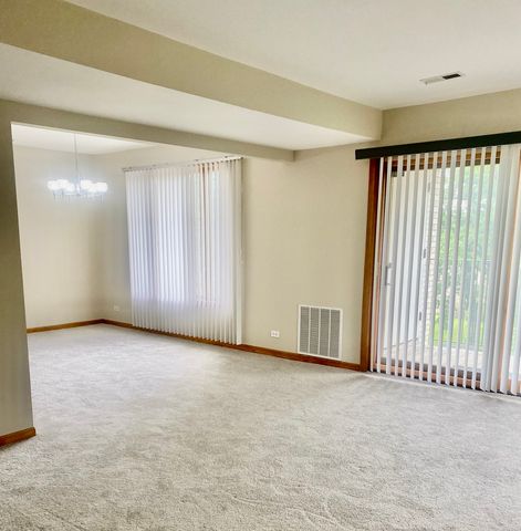 475 N East River Road 3, Des Plaines, IL 60016