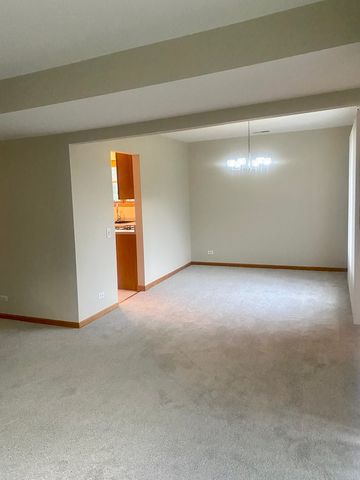 475 N East River Road 3, Des Plaines, IL 60016