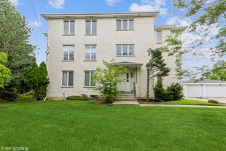 475 N East River Road 3, Des Plaines, IL 60016