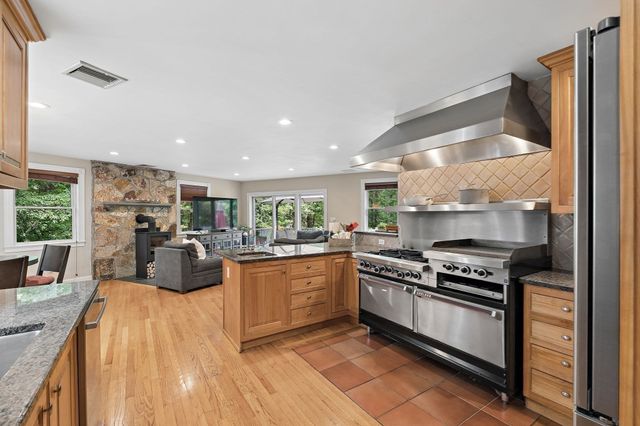 160 Range Road, Concord, MA 01742