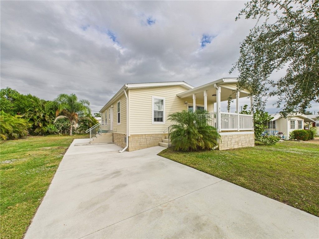 310 Pineapple Street, Sebastian, FL 32958