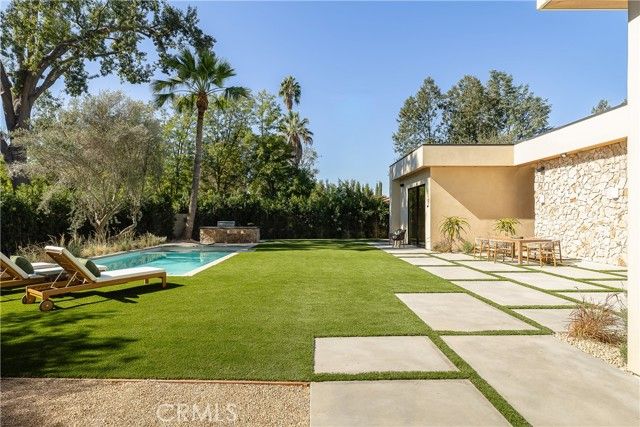 23340 Collins, Woodland Hills (los Angeles), CA 91367