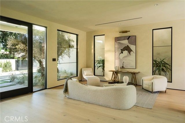 23340 Collins, Woodland Hills (los Angeles), CA 91367