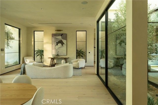 23340 Collins, Woodland Hills (los Angeles), CA 91367