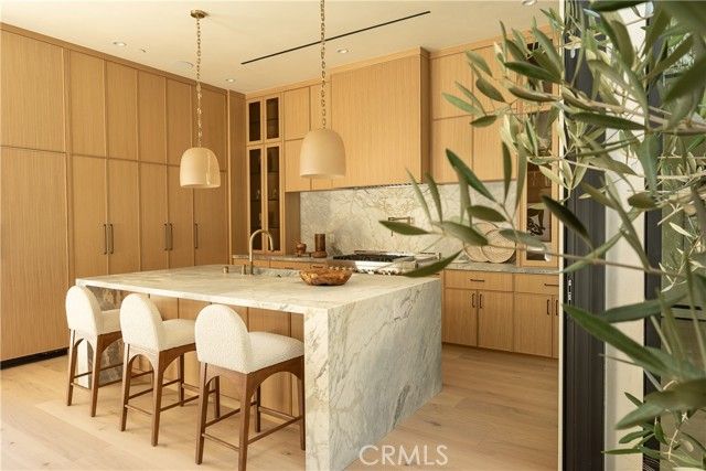 23340 Collins, Woodland Hills (los Angeles), CA 91367