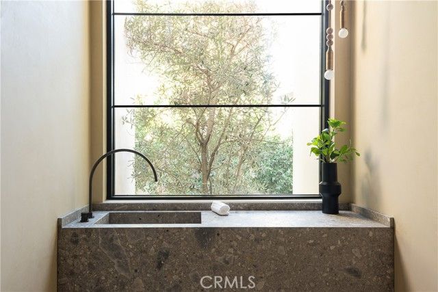 23340 Collins, Woodland Hills (los Angeles), CA 91367