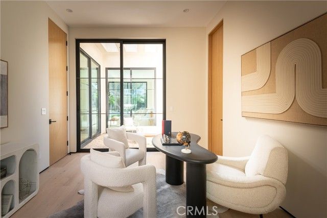 23340 Collins, Woodland Hills (los Angeles), CA 91367