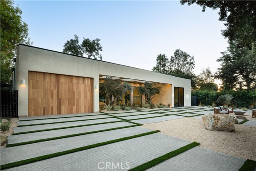 23340 Collins, Woodland Hills (los Angeles), CA 91367