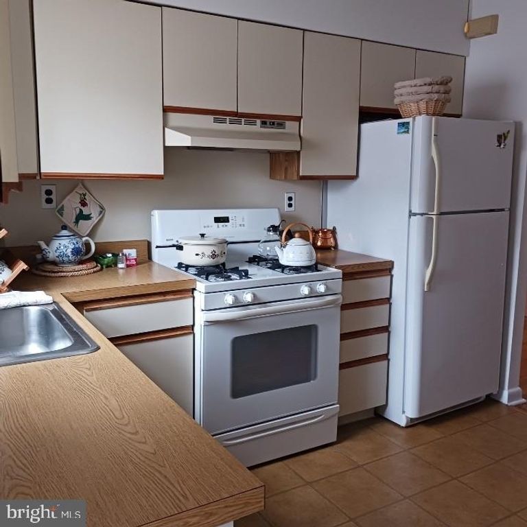 811 STANWOOD ST, PHILADELPHIA, PA 19111 — photo 5