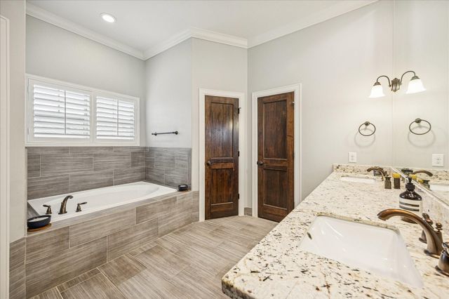 814 W 21st Street, Houston, TX 77008