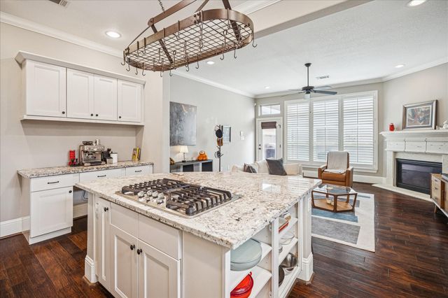 814 W 21st Street, Houston, TX 77008