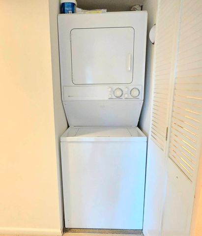 650 Whitney Court 108, Gurnee, IL 60031