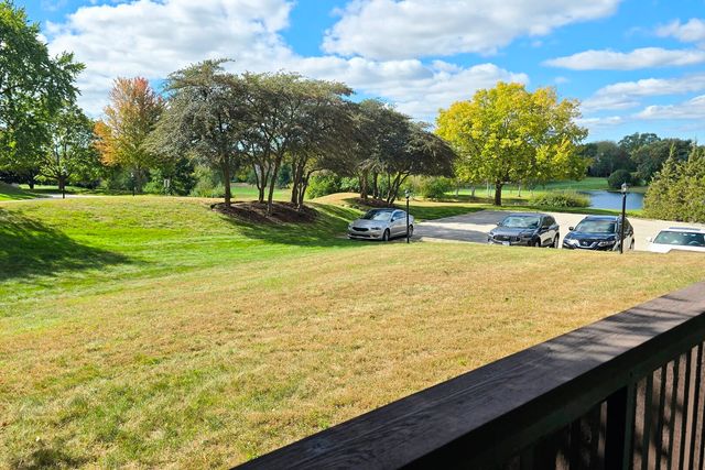 650 Whitney Court 108, Gurnee, IL 60031