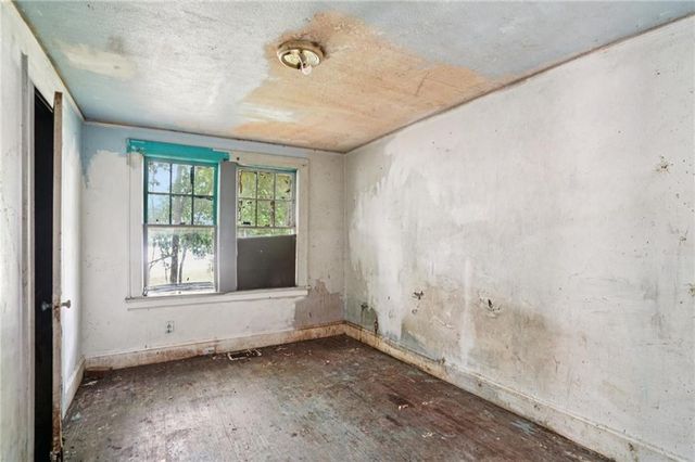 2096 Fairburn SW Road, Atlanta, GA 30331