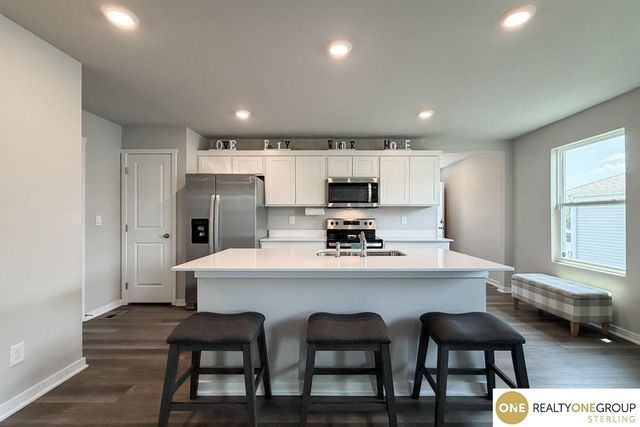 9512 Reynolds Street, Omaha, NE 68122