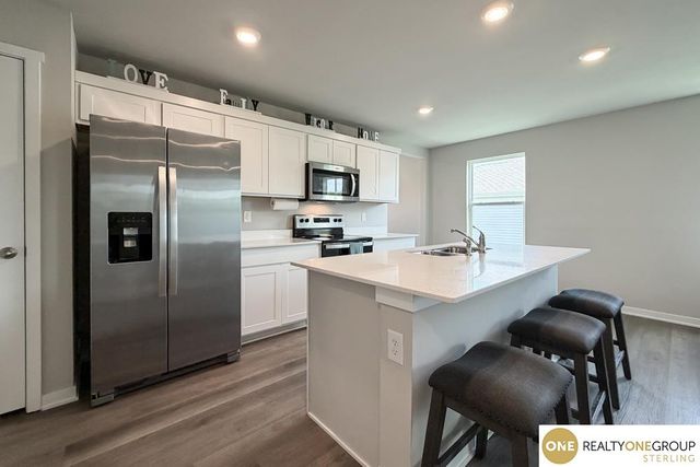 9512 Reynolds Street, Omaha, NE 68122