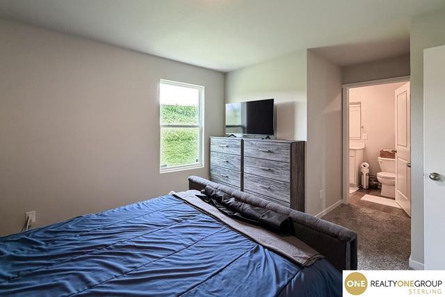 9512 Reynolds Street, Omaha, NE 68122