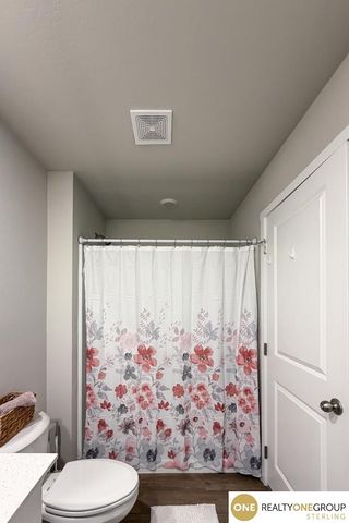9512 Reynolds Street, Omaha, NE 68122