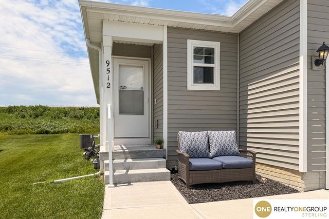 9512 Reynolds Street, Omaha, NE 68122