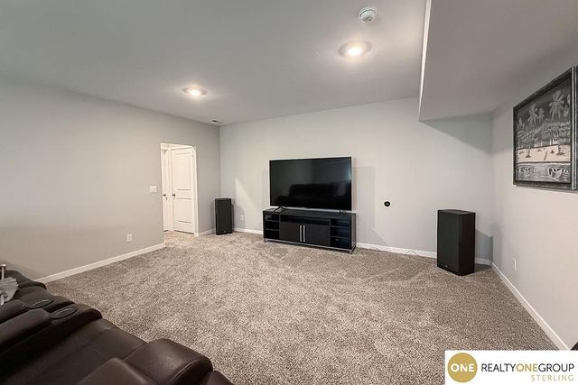 9512 Reynolds Street, Omaha, NE 68122