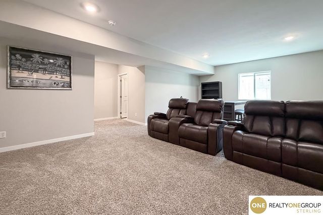 9512 Reynolds Street, Omaha, NE 68122