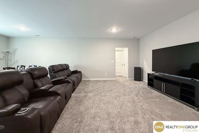9512 Reynolds Street, Omaha, NE 68122