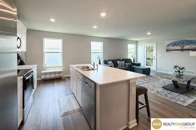 9512 Reynolds Street, Omaha, NE 68122