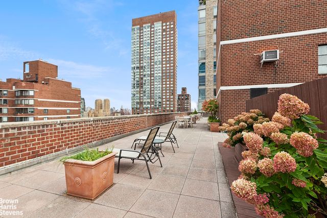 130 W 67th St Apt 9C, New York City, NY 10023