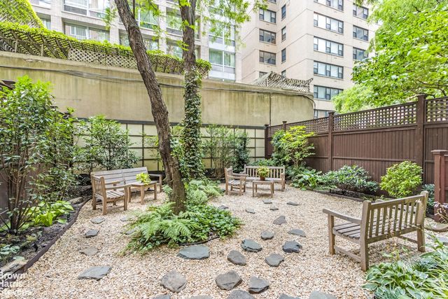 130 W 67th St Apt 9C, New York City, NY 10023