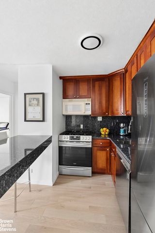 130 W 67th St Apt 9C, New York City, NY 10023