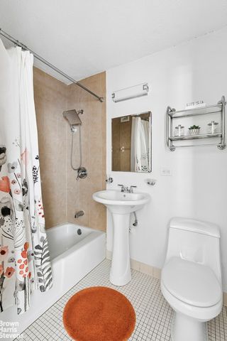130 W 67th St Apt 9C, New York City, NY 10023