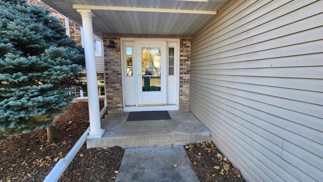 920 Plymouth Lane NW, Rochester, MN 55901