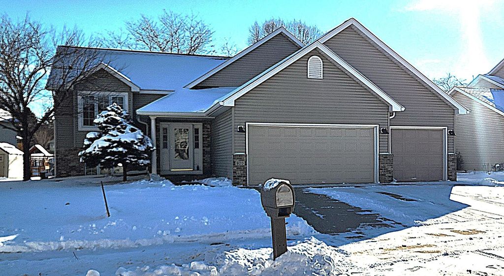 920 Plymouth Lane NW, Rochester, MN 55901