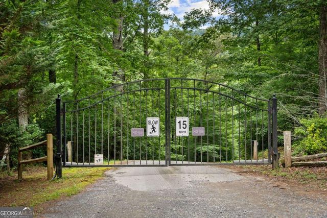 140 Bandit Lane, Blue Ridge, GA 30513