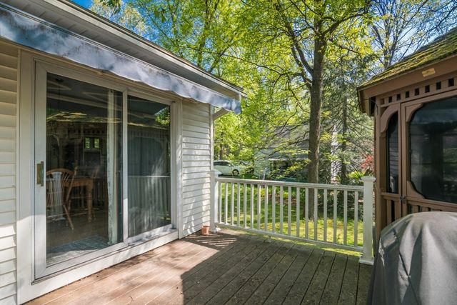 908 Burts Pit Rd, Northampton, MA 01062
