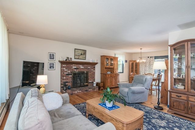 908 Burts Pit Rd, Northampton, MA 01062