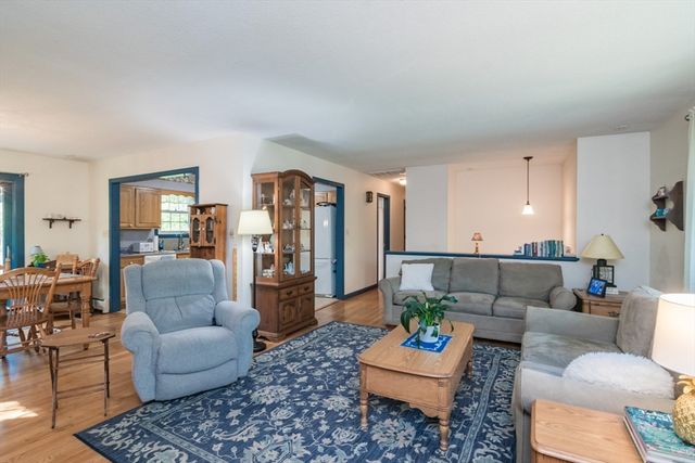 908 Burts Pit Rd, Northampton, MA 01062
