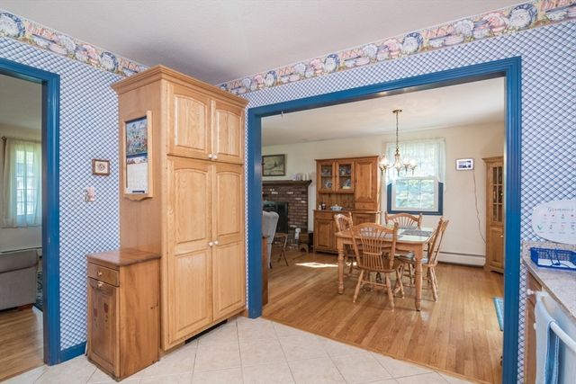 908 Burts Pit Rd, Northampton, MA 01062