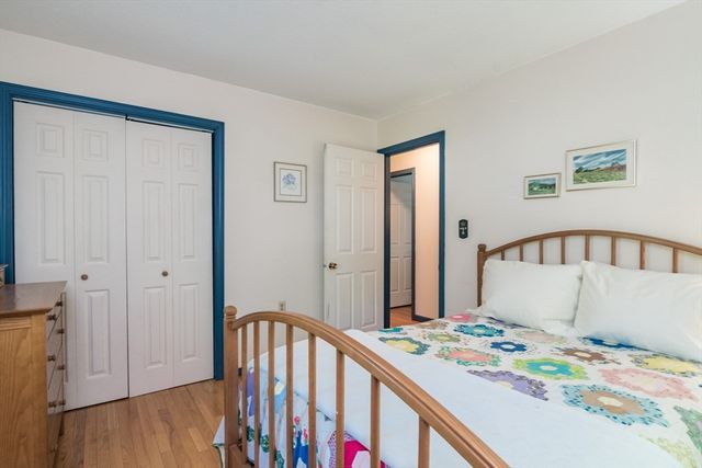 908 Burts Pit Rd, Northampton, MA 01062