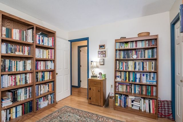 908 Burts Pit Rd, Northampton, MA 01062
