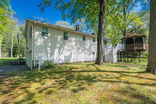 908 Burts Pit Rd, Northampton, MA 01062