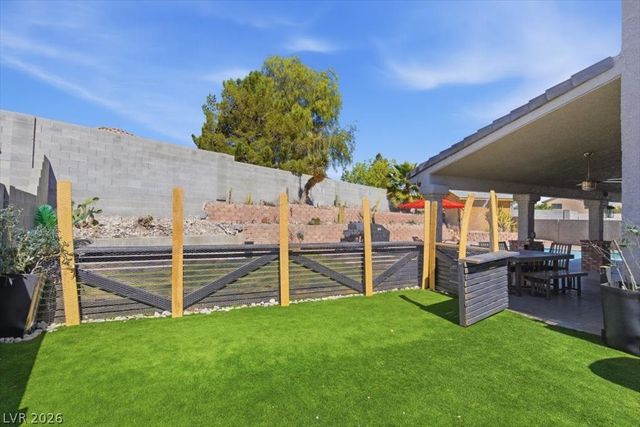 7549 Flat Rock Street, Las Vegas, NV 89131