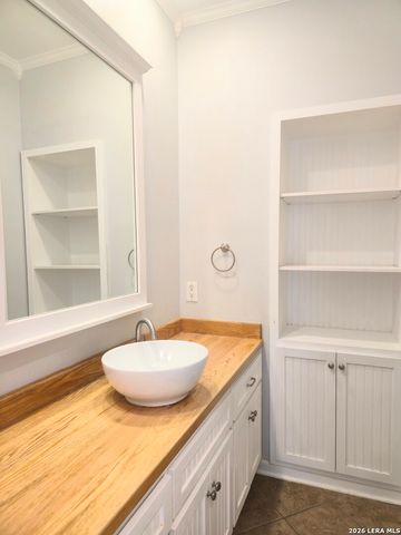 6321 Bowman, San Antonio, TX 78249