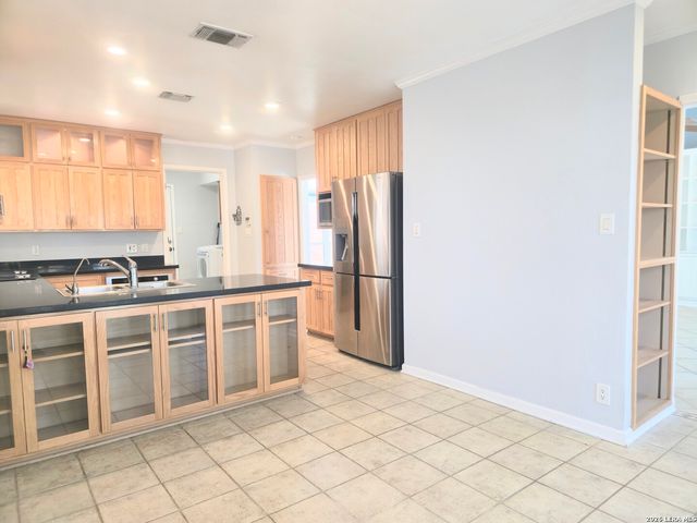 6321 Bowman, San Antonio, TX 78249